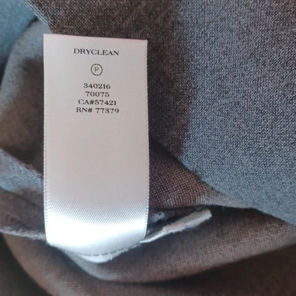 Ann Taylor Gray Shift Dress With Faux Leather Patch Pockets, Sleeveless, V-Neck - Picture 12 of 13